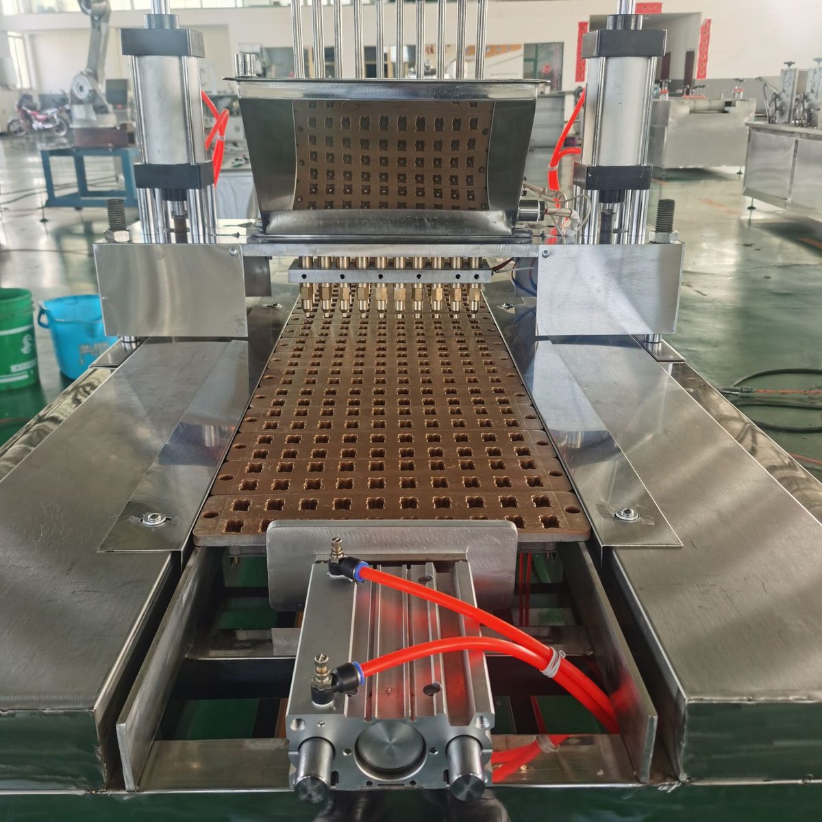Candy & Lollipop Depositing Production Line view 3